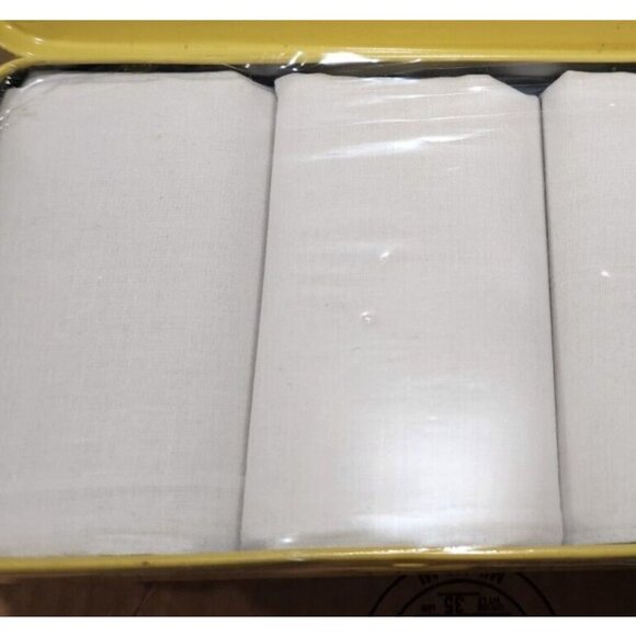 Disney Dancing Mickey & Minnie Mouse Tin Box Handkerchiefs Sealed - Picture 3 of 6